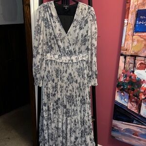 Anthropologie/Current Air Gray Floral Long Sleeve Dress